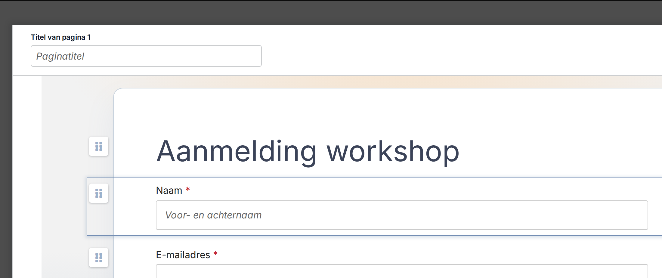 Canvas van de formulierontwerpinterface met één geselecteerd onderdeel na navigatie met het toetsenbord